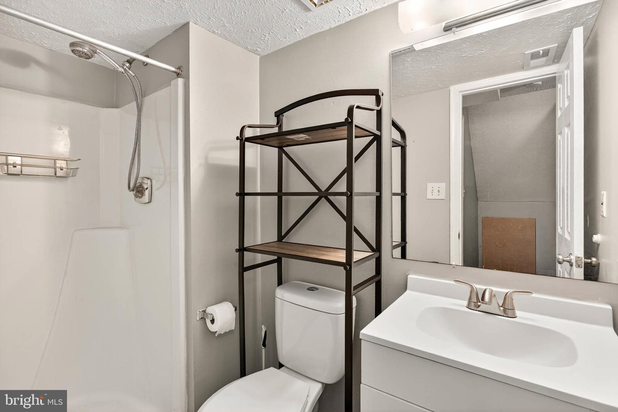 CARROLLWOOD MANOR - Residential