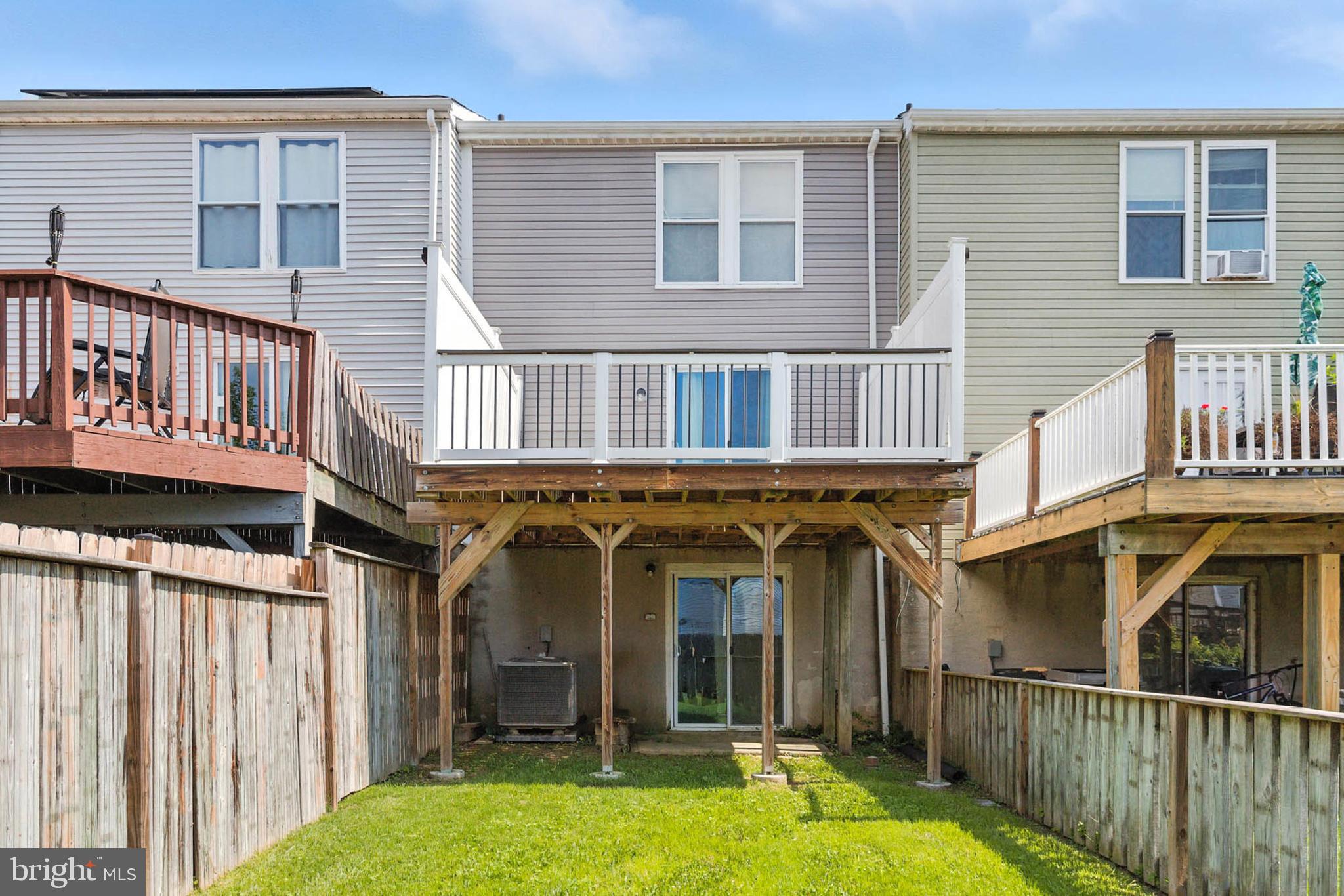 CARROLLWOOD MANOR - Residential