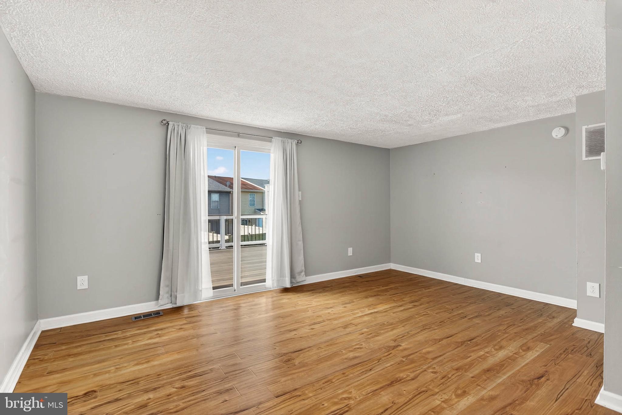 CARROLLWOOD MANOR - Residential