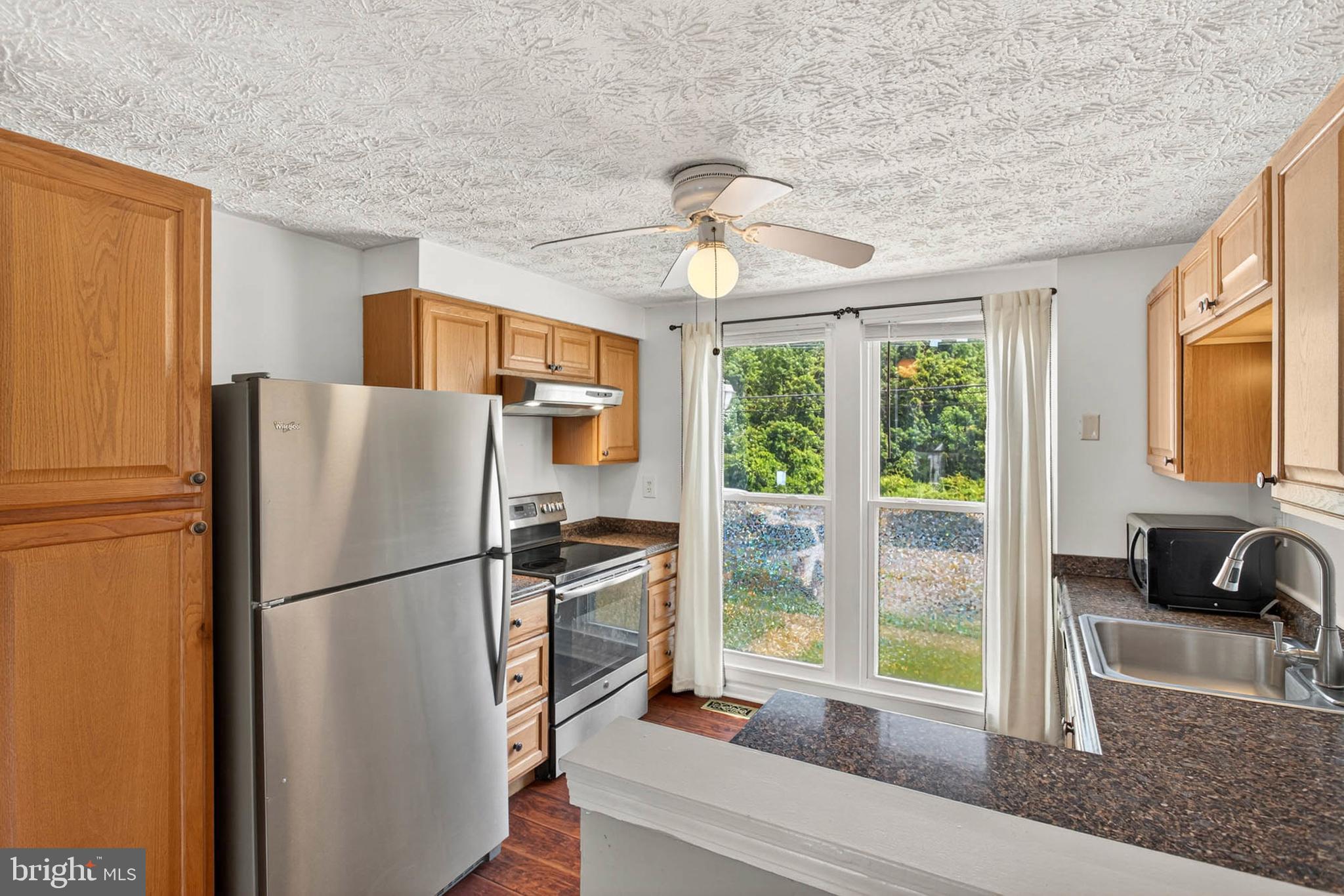 CARROLLWOOD MANOR - Residential