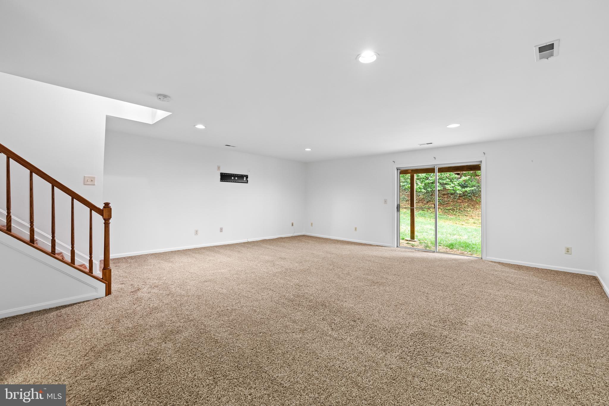 ASHLAND/HUNT VALLEY - Residential Lease