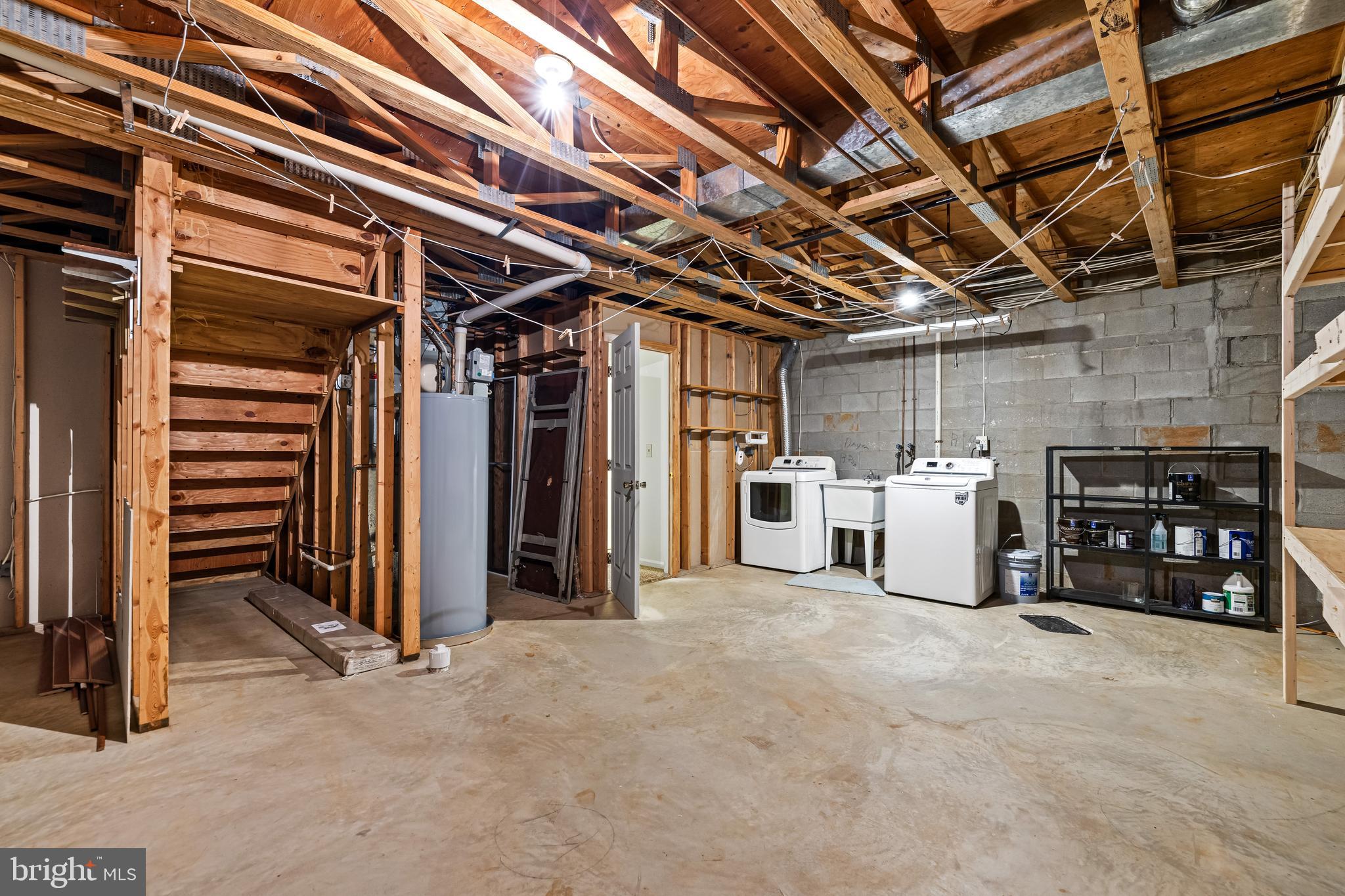 ASHLAND/HUNT VALLEY - Residential Lease