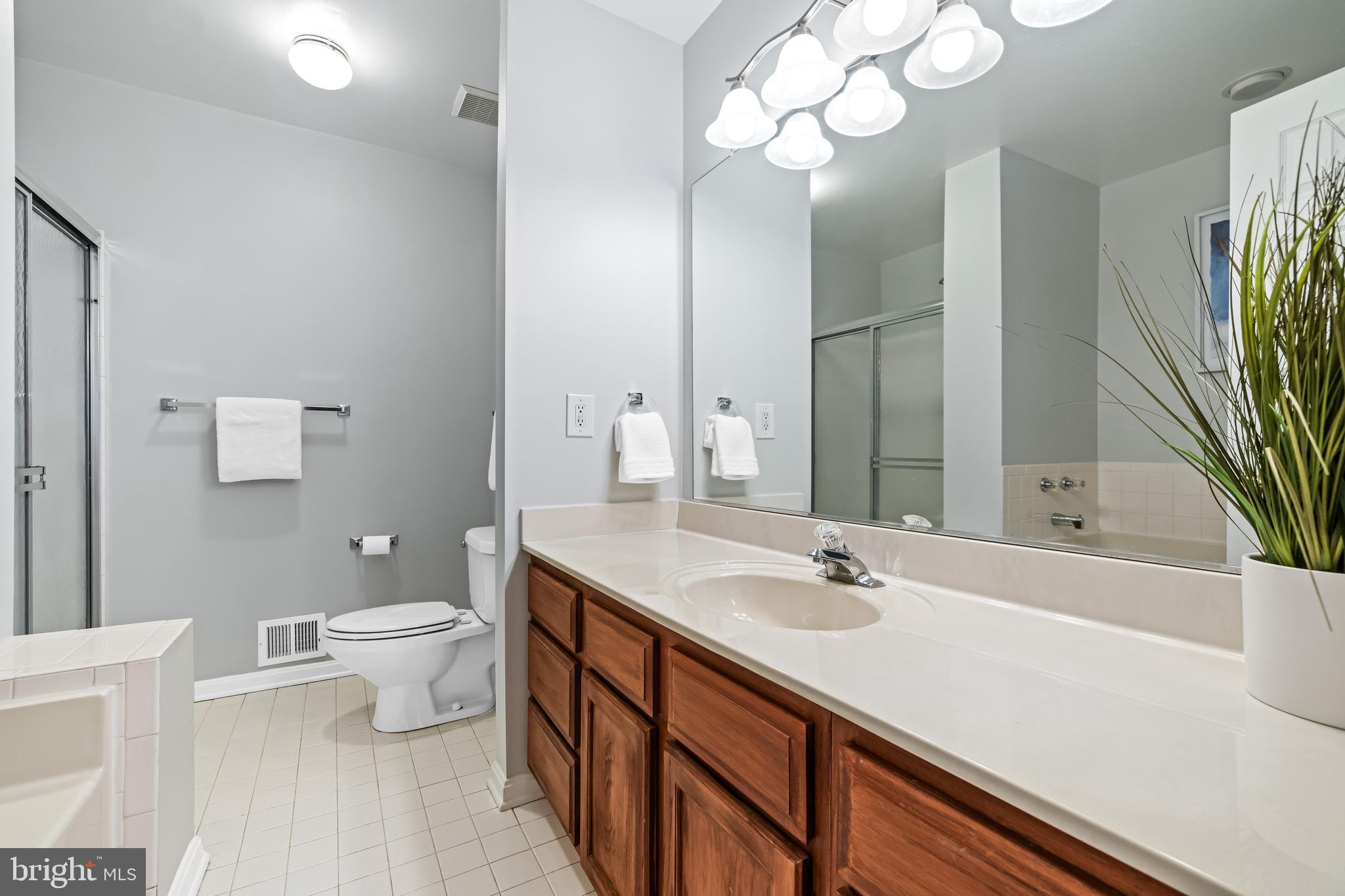 ASHLAND/HUNT VALLEY - Residential Lease