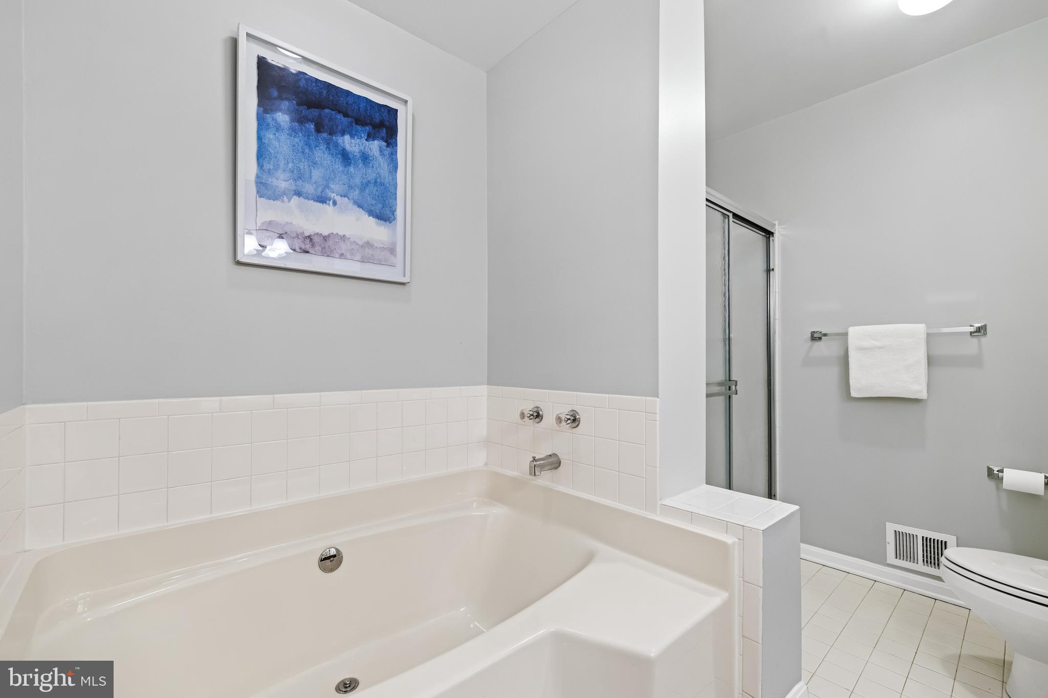 ASHLAND/HUNT VALLEY - Residential Lease