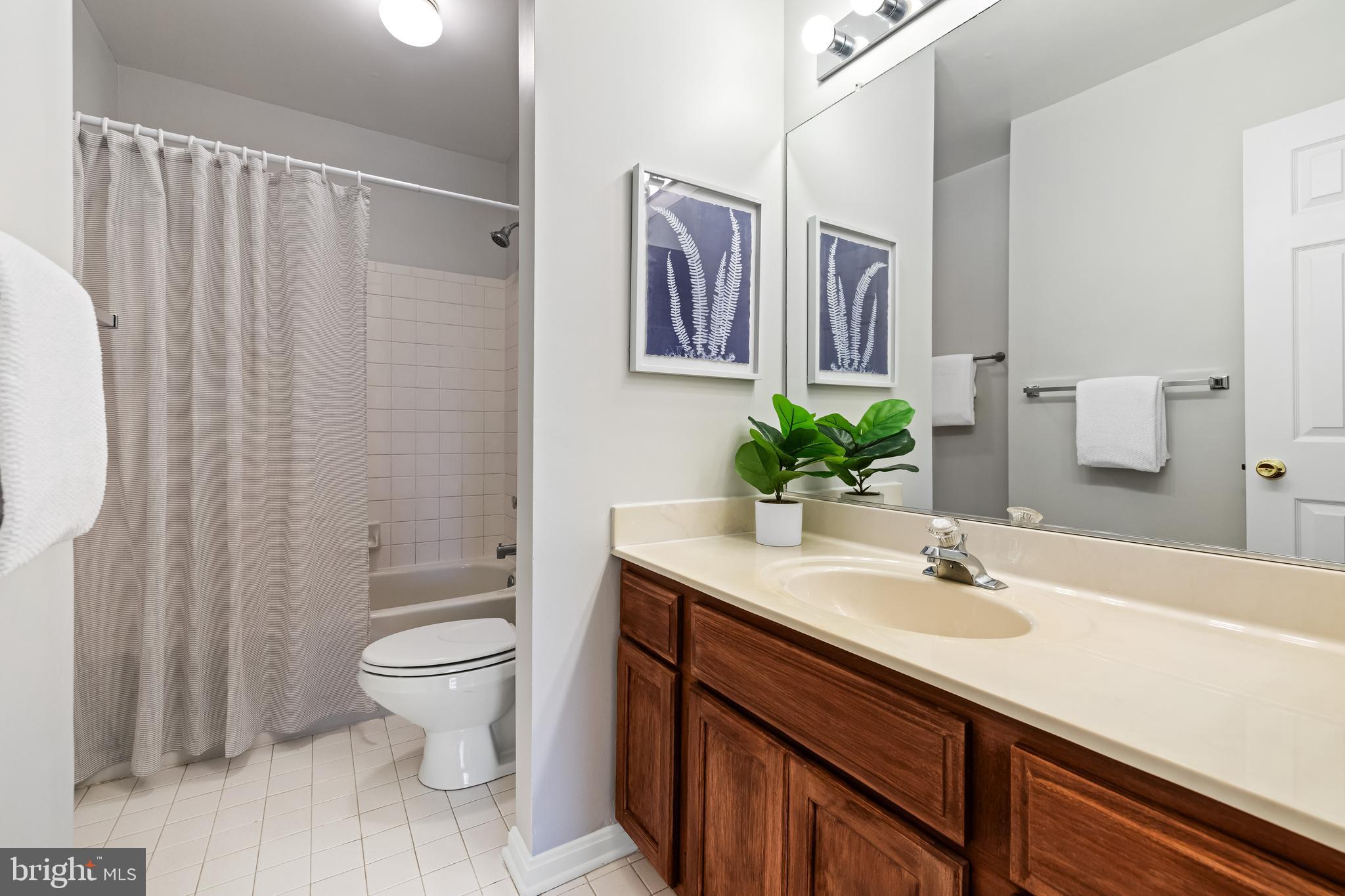 ASHLAND/HUNT VALLEY - Residential Lease