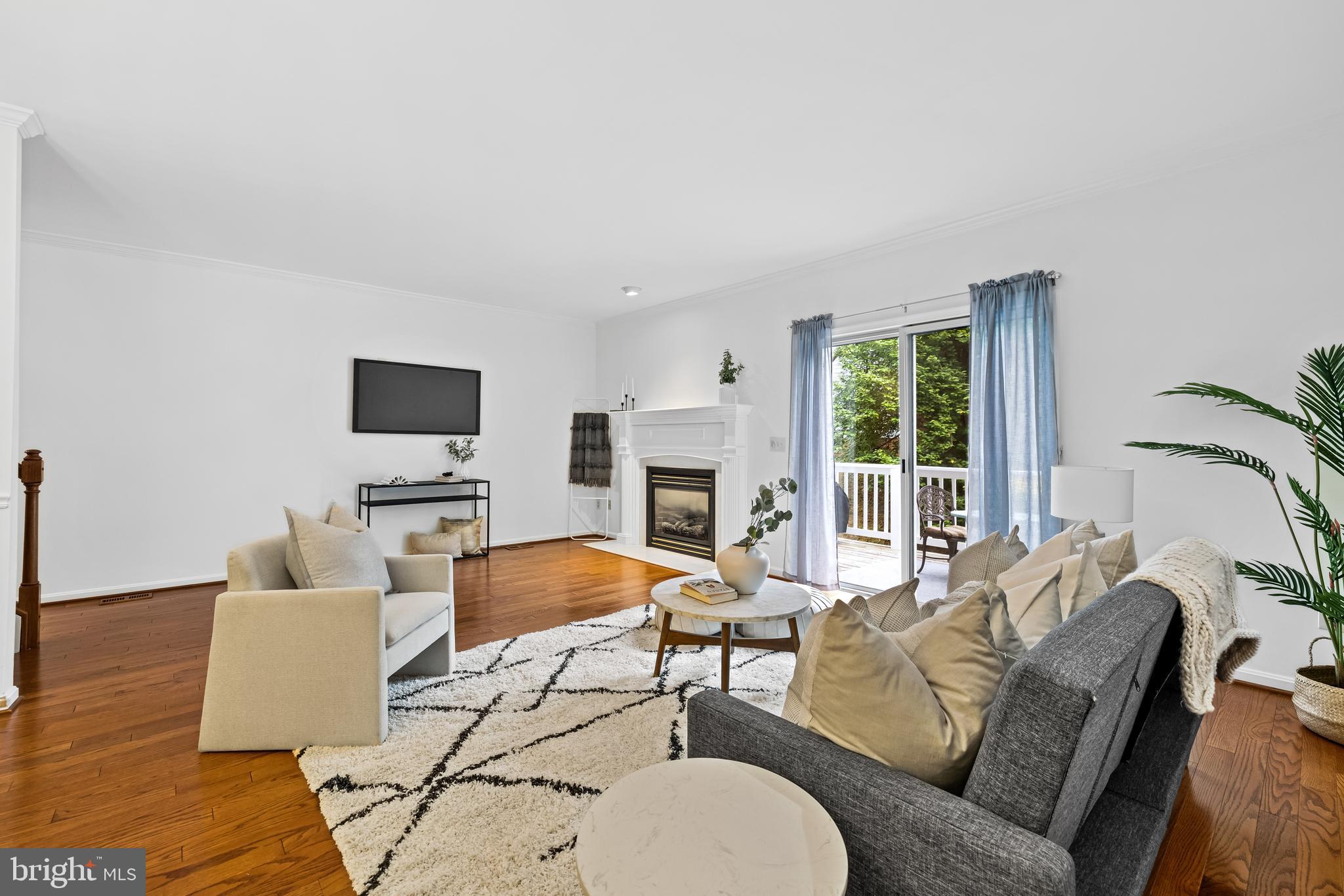 ASHLAND/HUNT VALLEY - Residential Lease