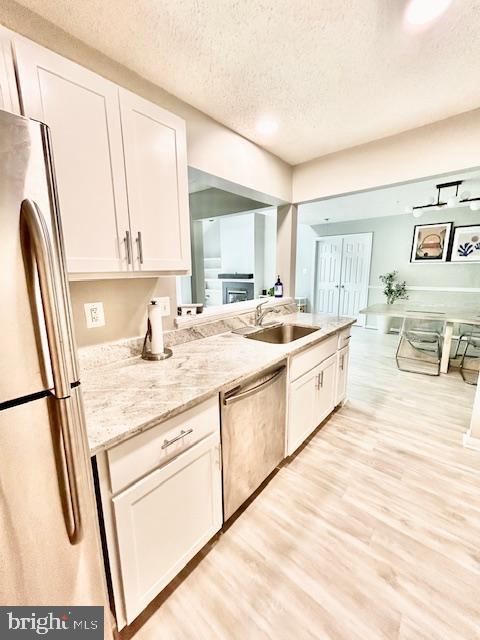 DECOVERLY - Residential Lease