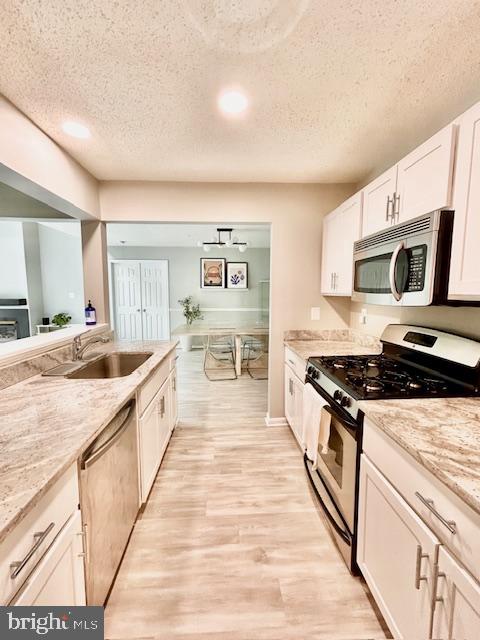 DECOVERLY - Residential Lease