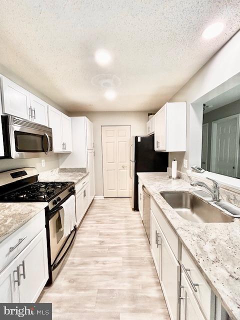 DECOVERLY - Residential Lease