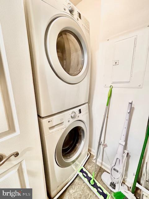 DECOVERLY - Residential Lease