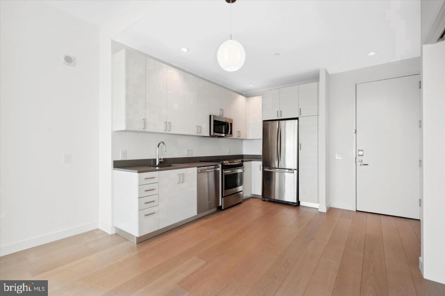 2930 WALNUT STREET 3920