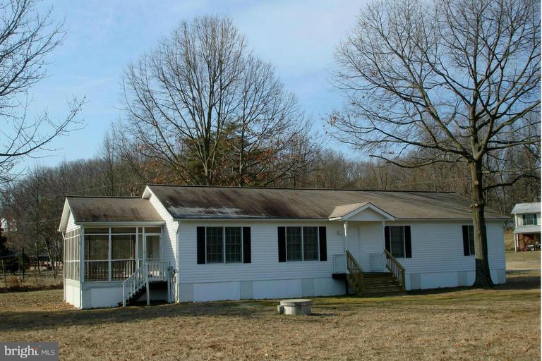 J.A. MACGREGOR ESTATE - Residential Lease