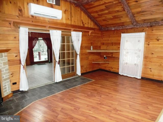 FARRIS ORCHARD - Residential