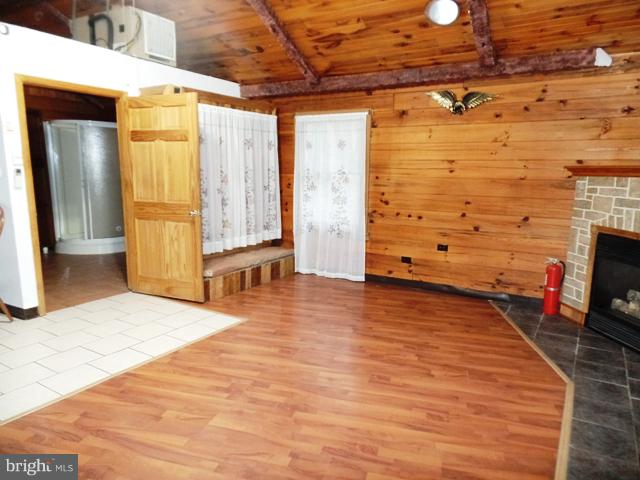 FARRIS ORCHARD - Residential