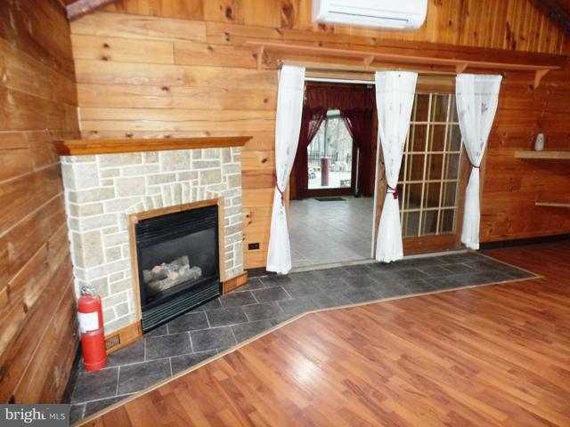 FARRIS ORCHARD - Residential