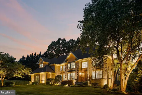 12308 Country Ridge Lane, Fairfax, VA MLS: VAFX2240376