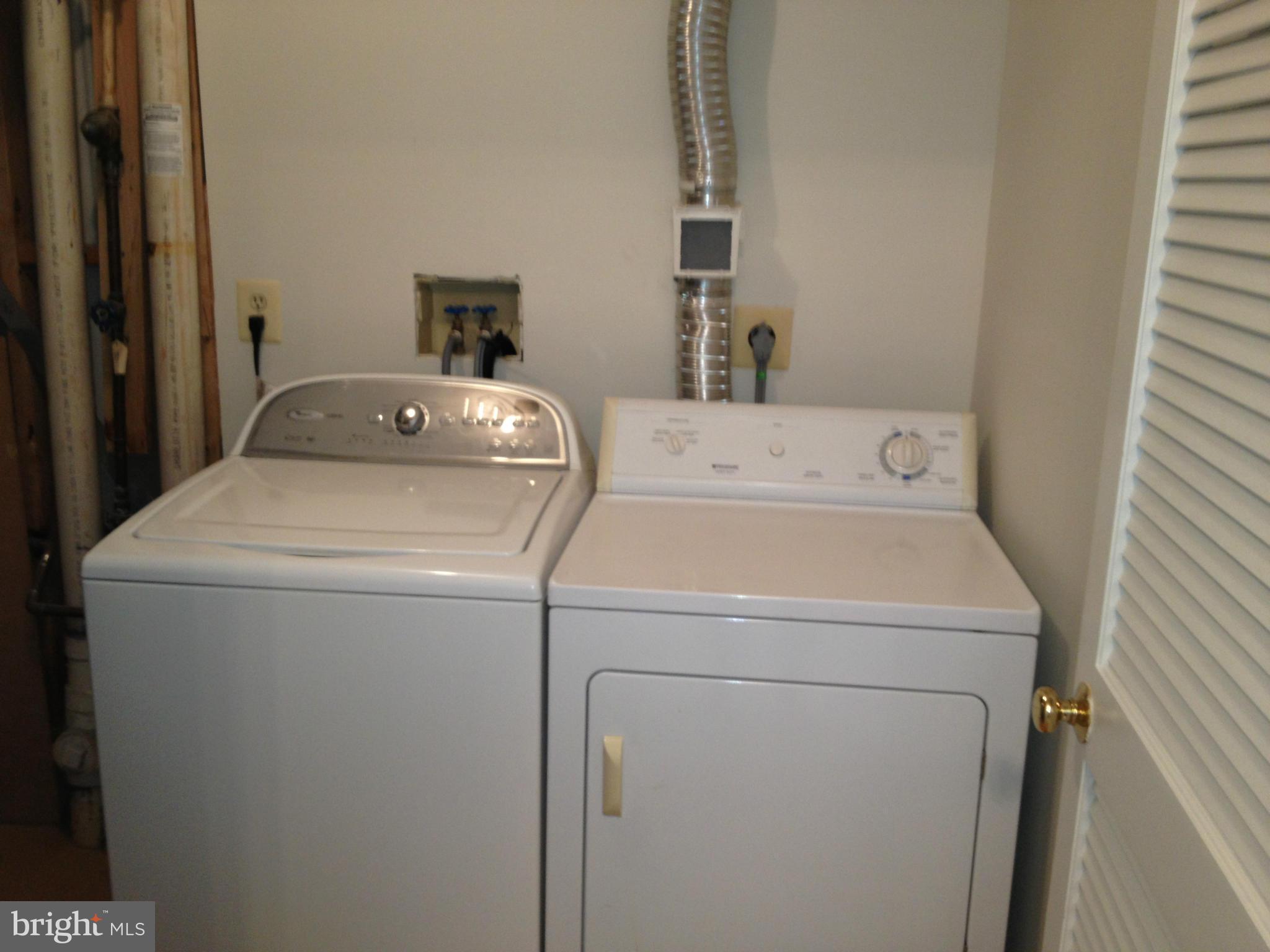 ASHBURN VILLAGE - Residential Lease