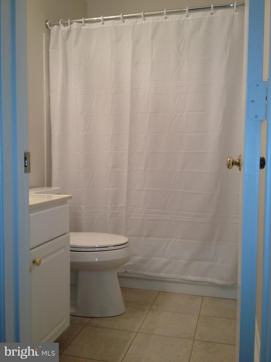 ASHBURN VILLAGE - Residential Lease