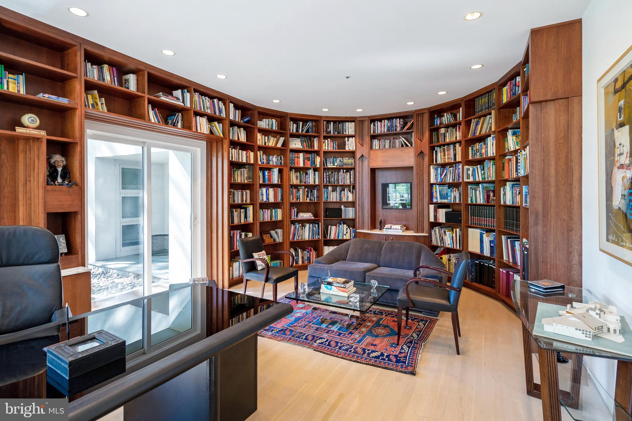 COUNTRY CLUB ESTS - Residential