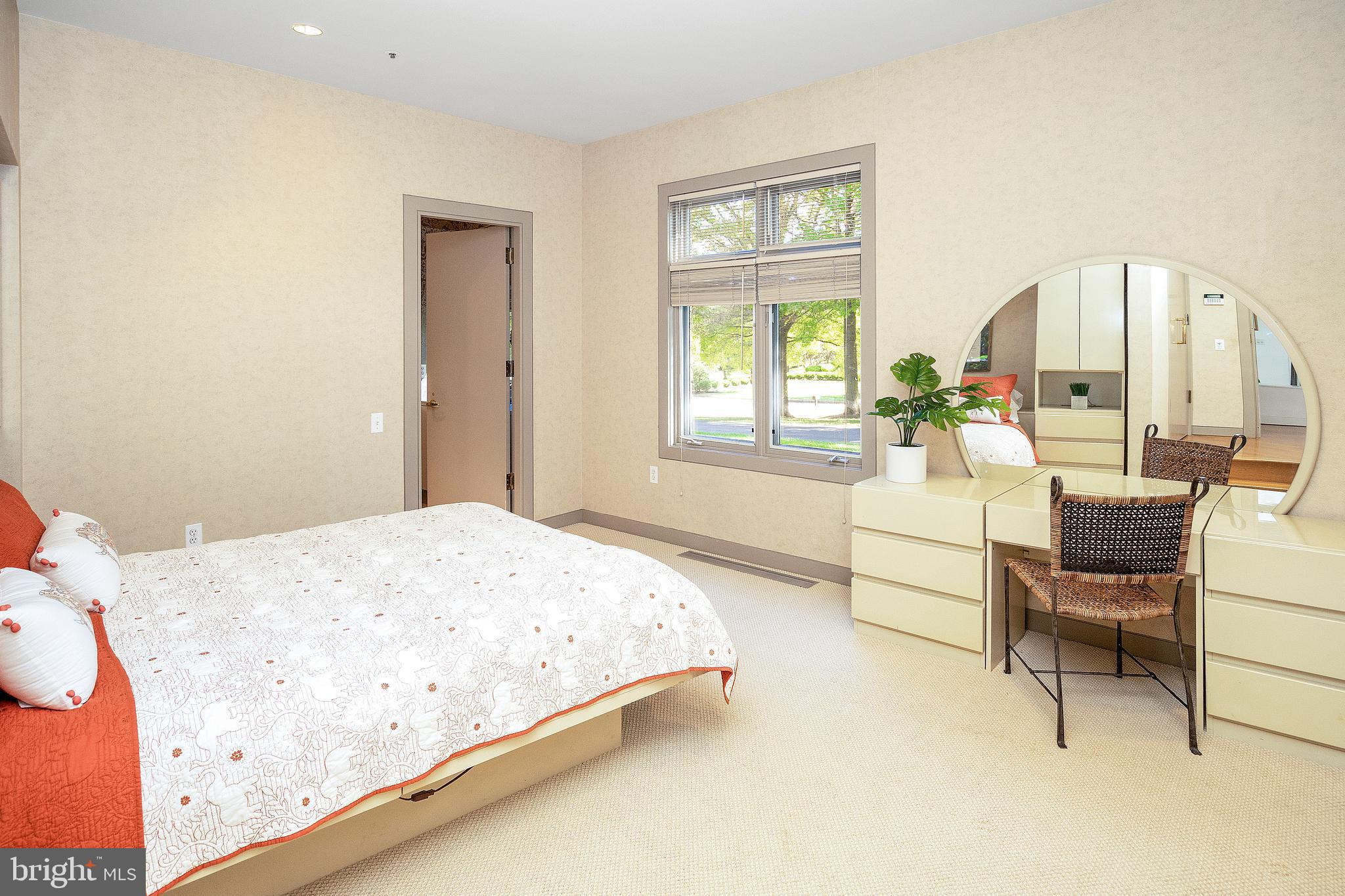 COUNTRY CLUB ESTS - Residential