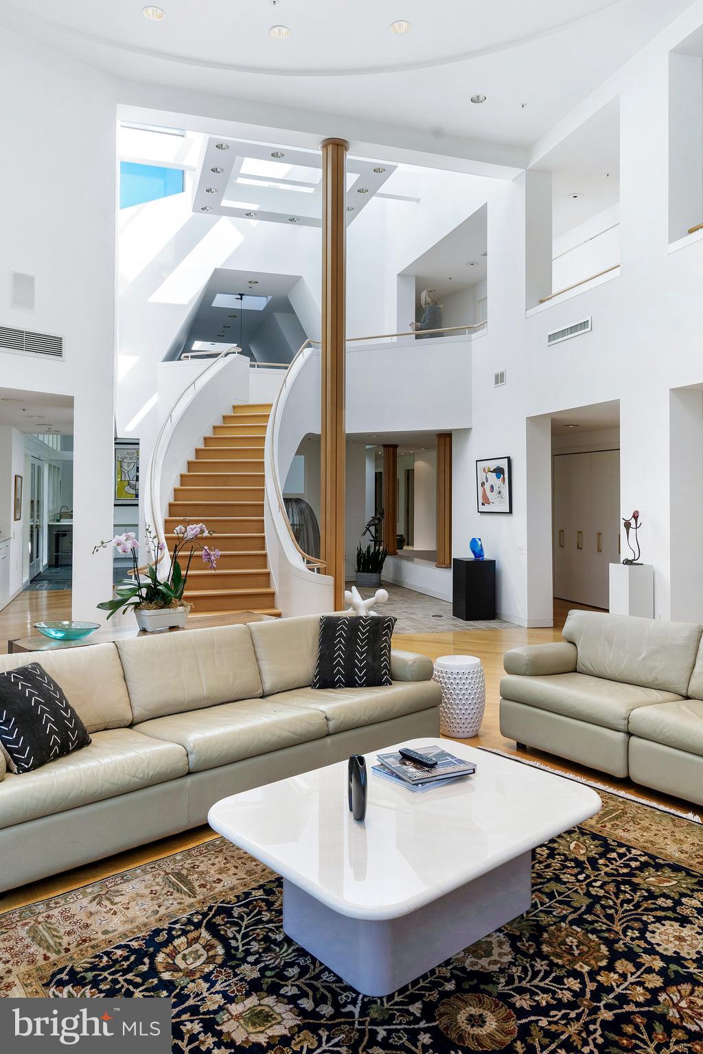 COUNTRY CLUB ESTS - Residential