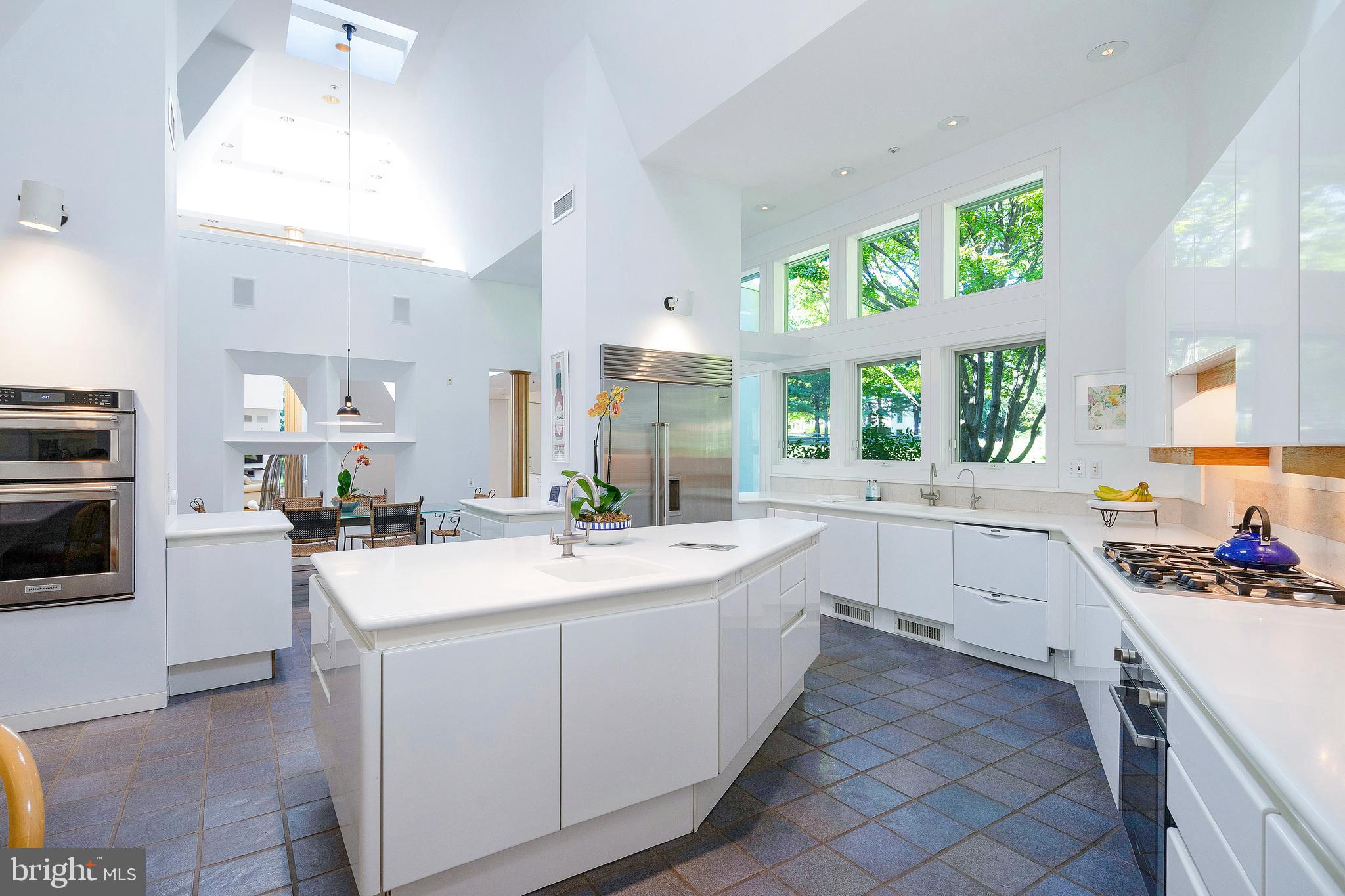 COUNTRY CLUB ESTS - Residential