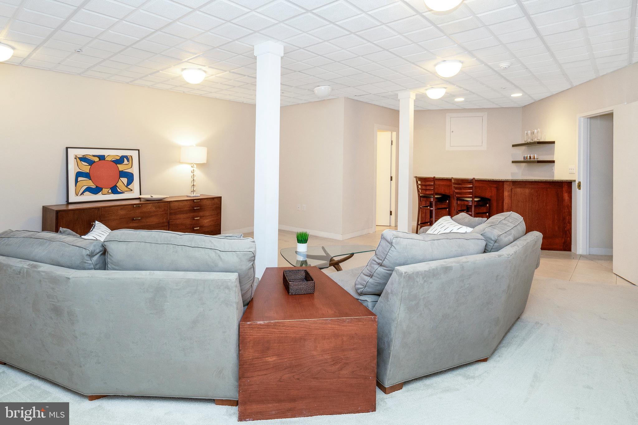 COUNTRY CLUB ESTS - Residential