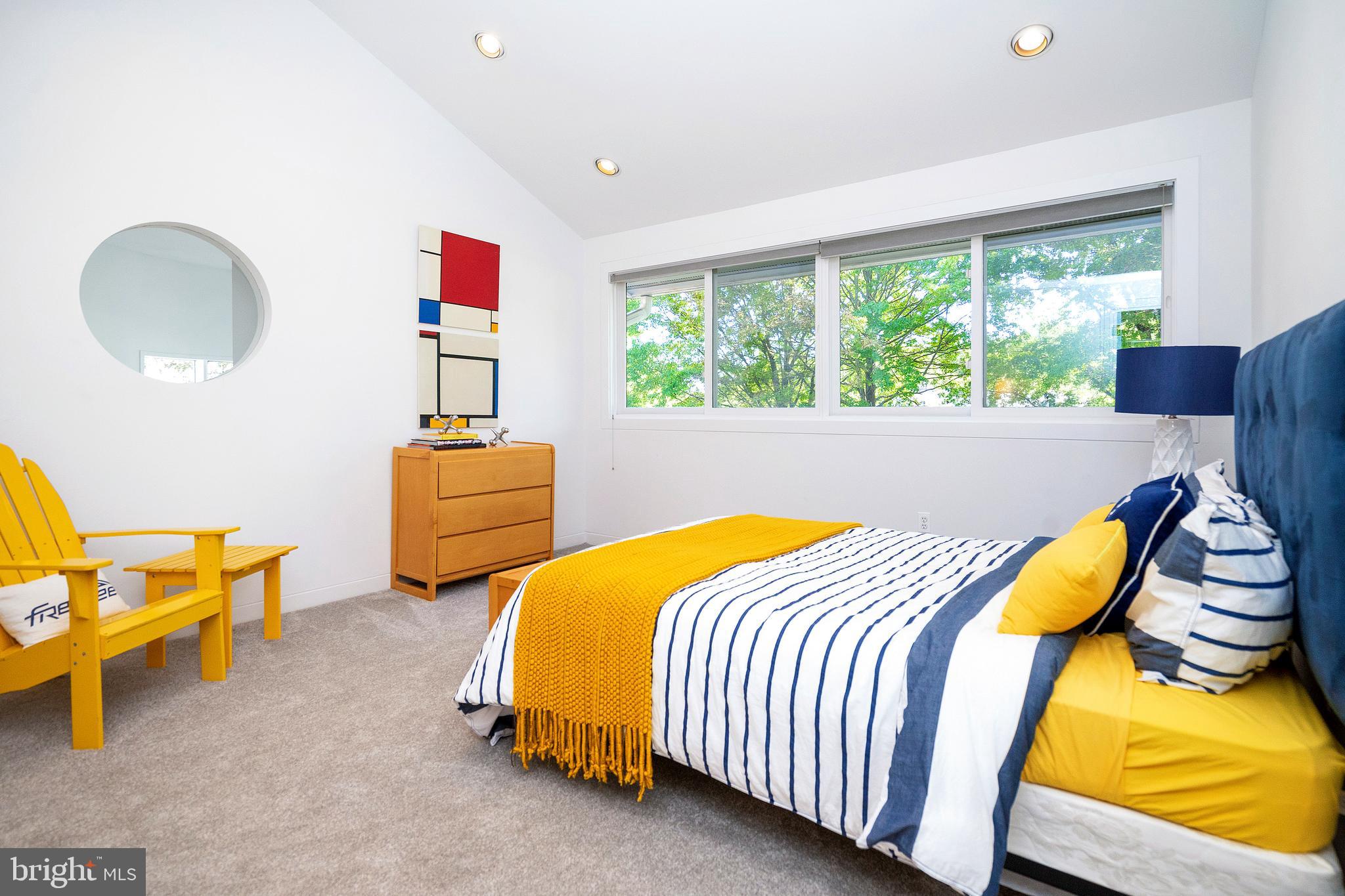 COUNTRY CLUB ESTS - Residential