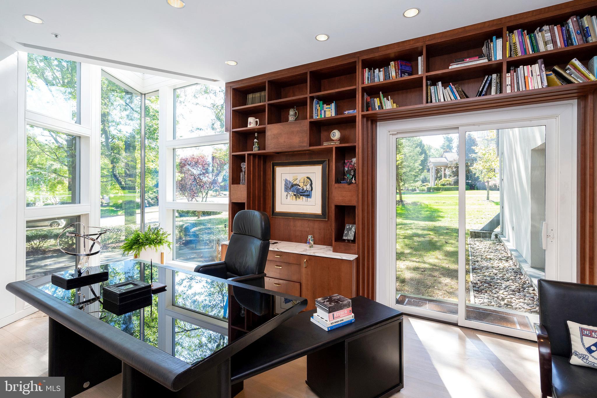 COUNTRY CLUB ESTS - Residential