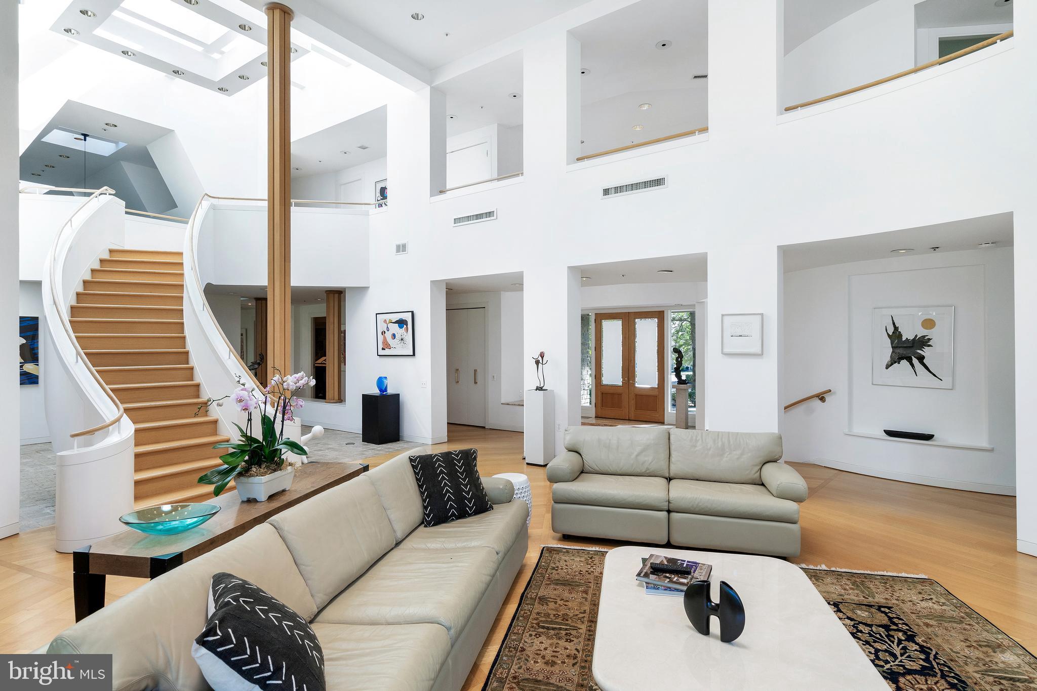 COUNTRY CLUB ESTS - Residential