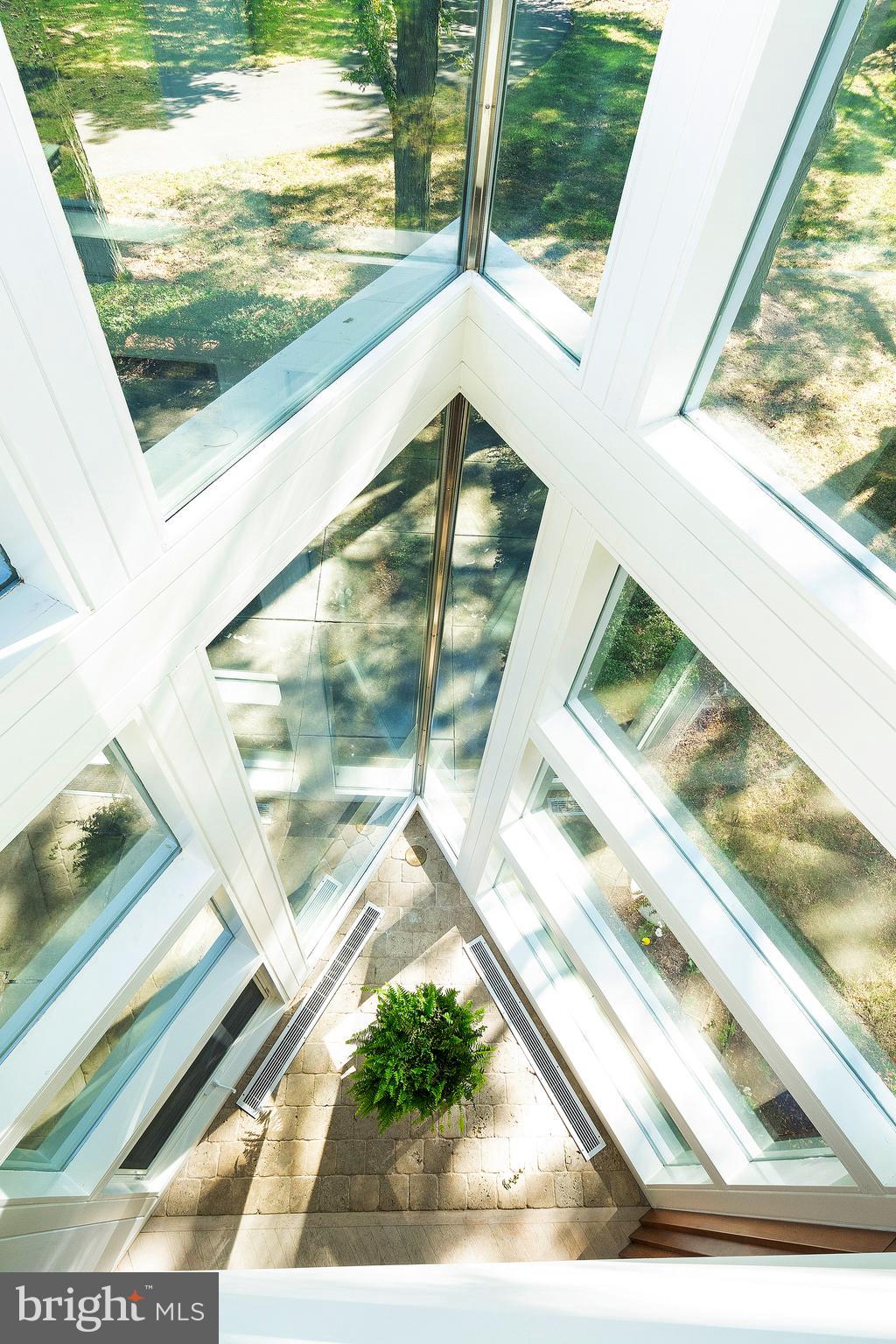 COUNTRY CLUB ESTS - Residential