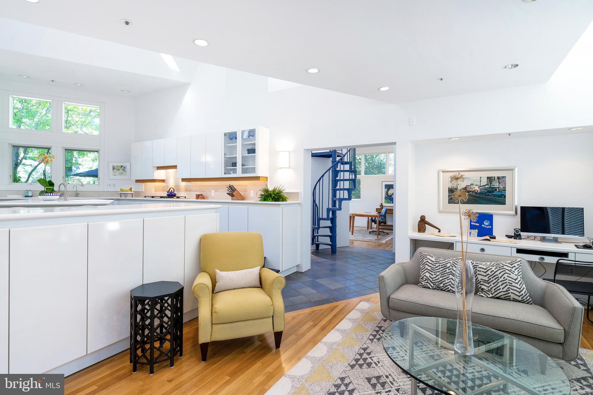 COUNTRY CLUB ESTS - Residential