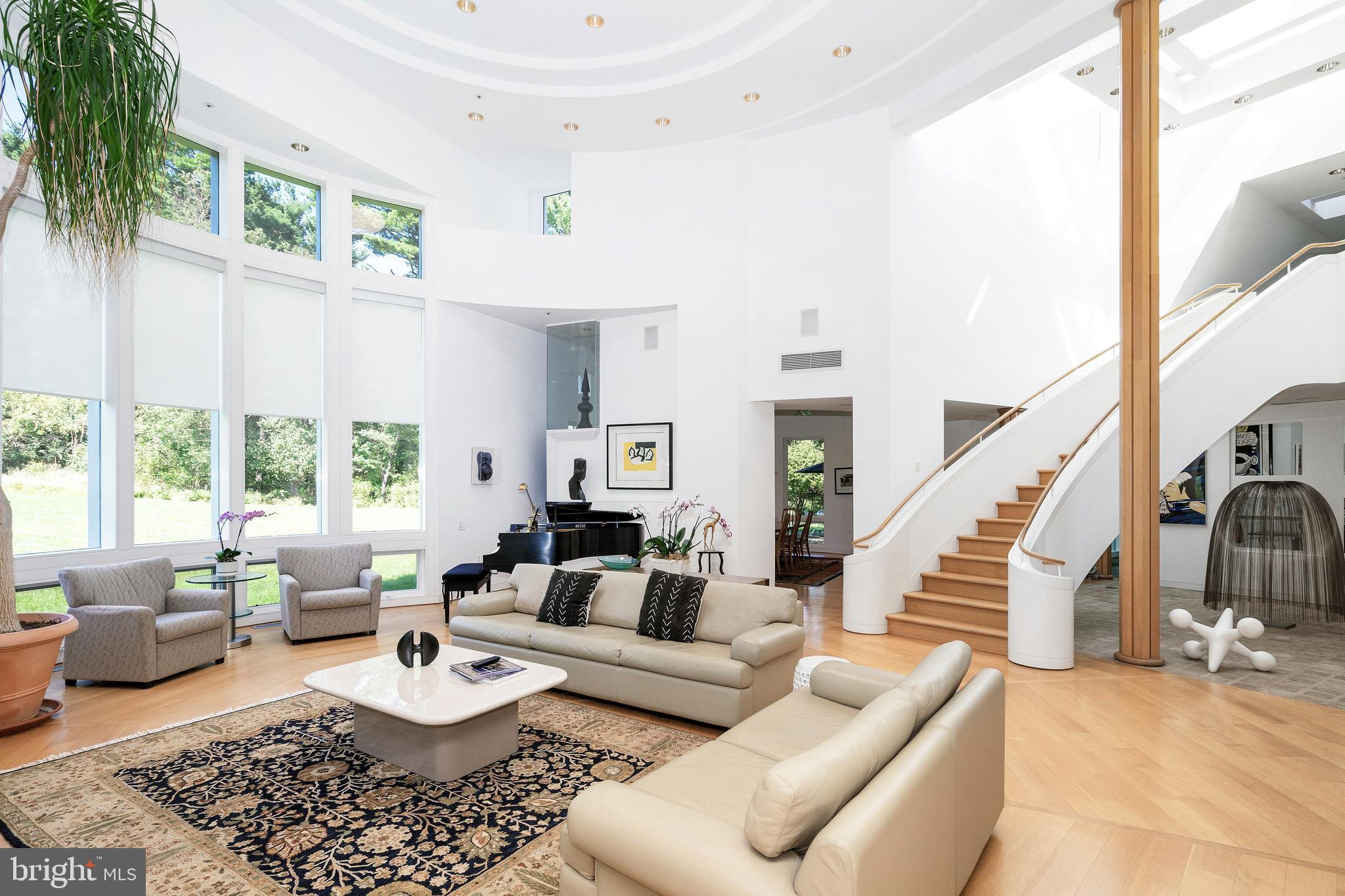 COUNTRY CLUB ESTS - Residential