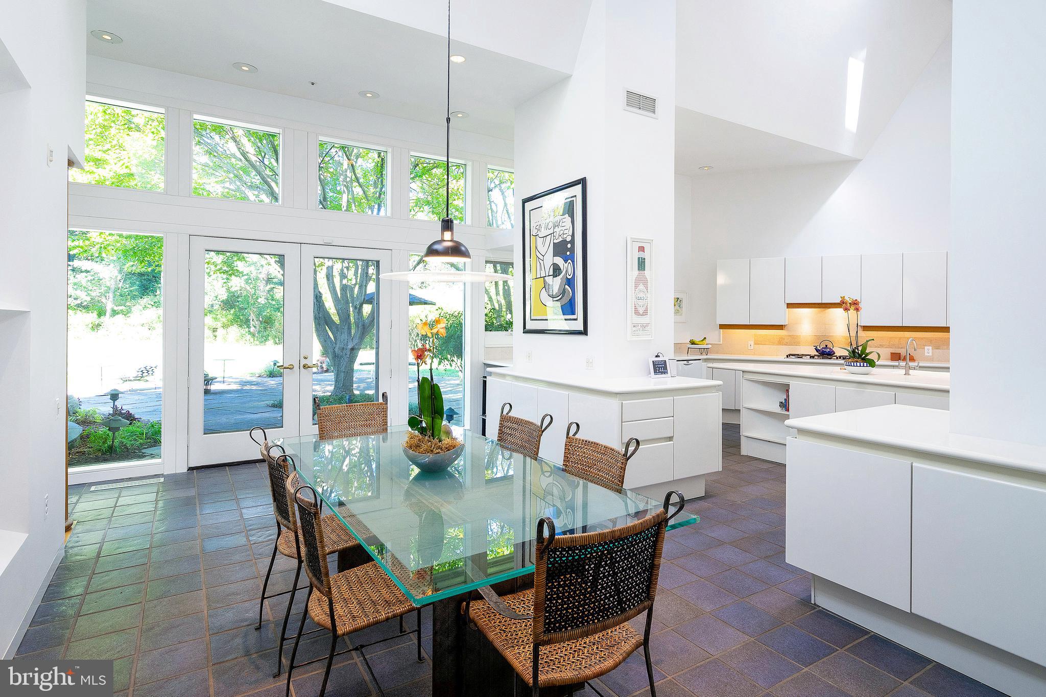 COUNTRY CLUB ESTS - Residential