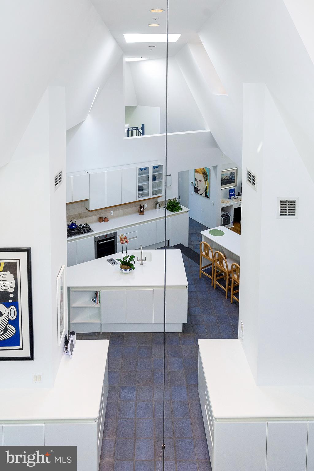 COUNTRY CLUB ESTS - Residential