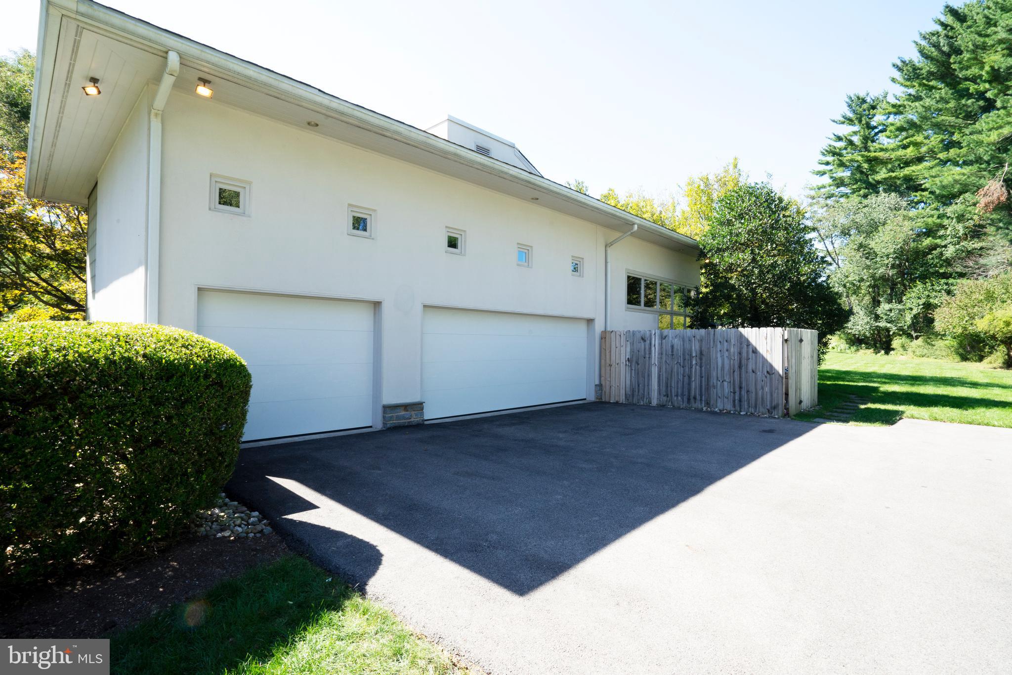 COUNTRY CLUB ESTS - Residential