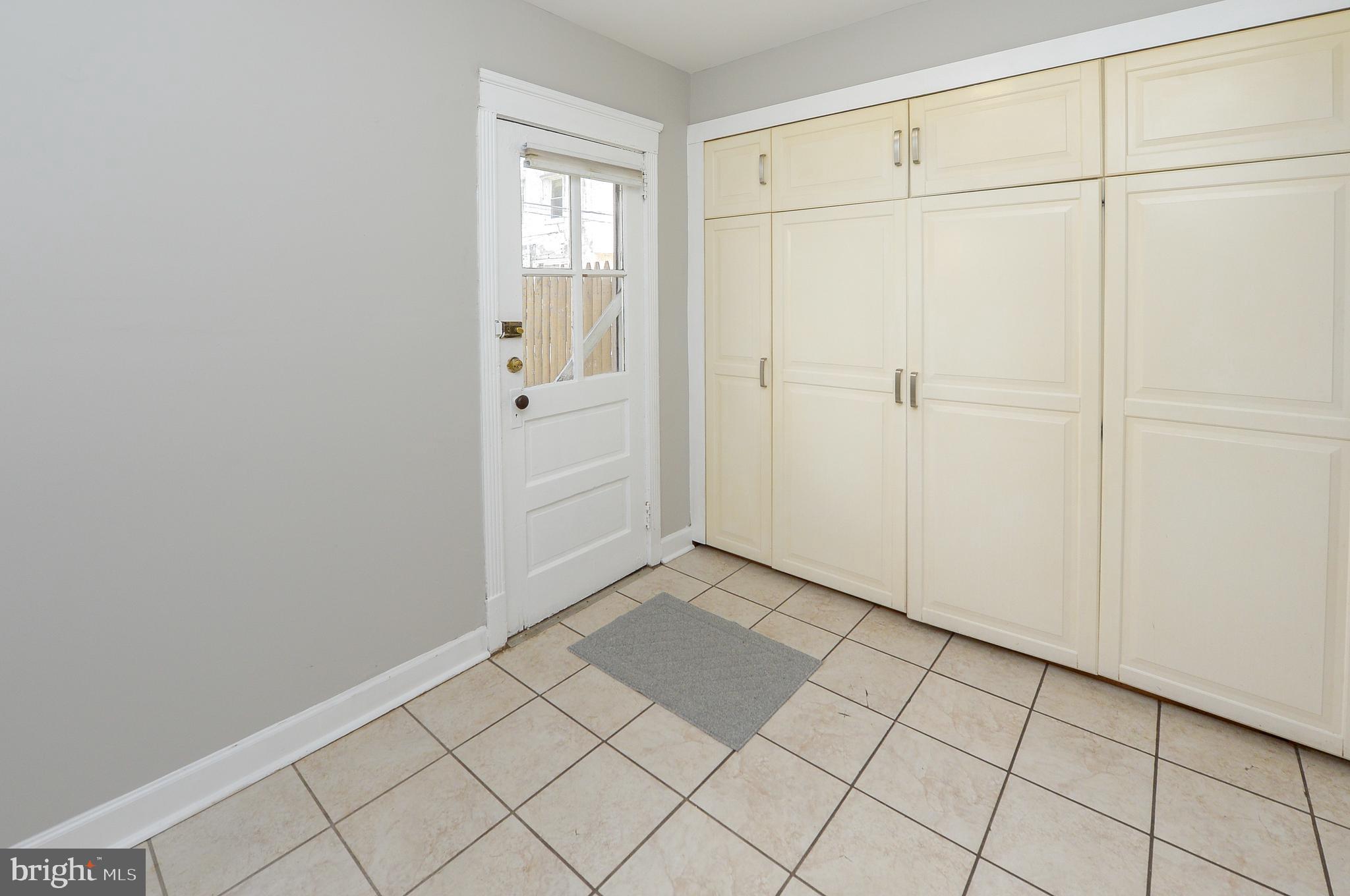 EAST FALLS - Residential