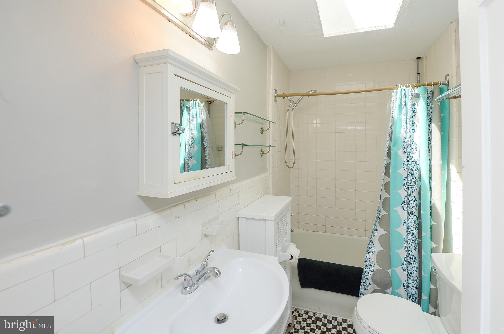 EAST FALLS - Residential