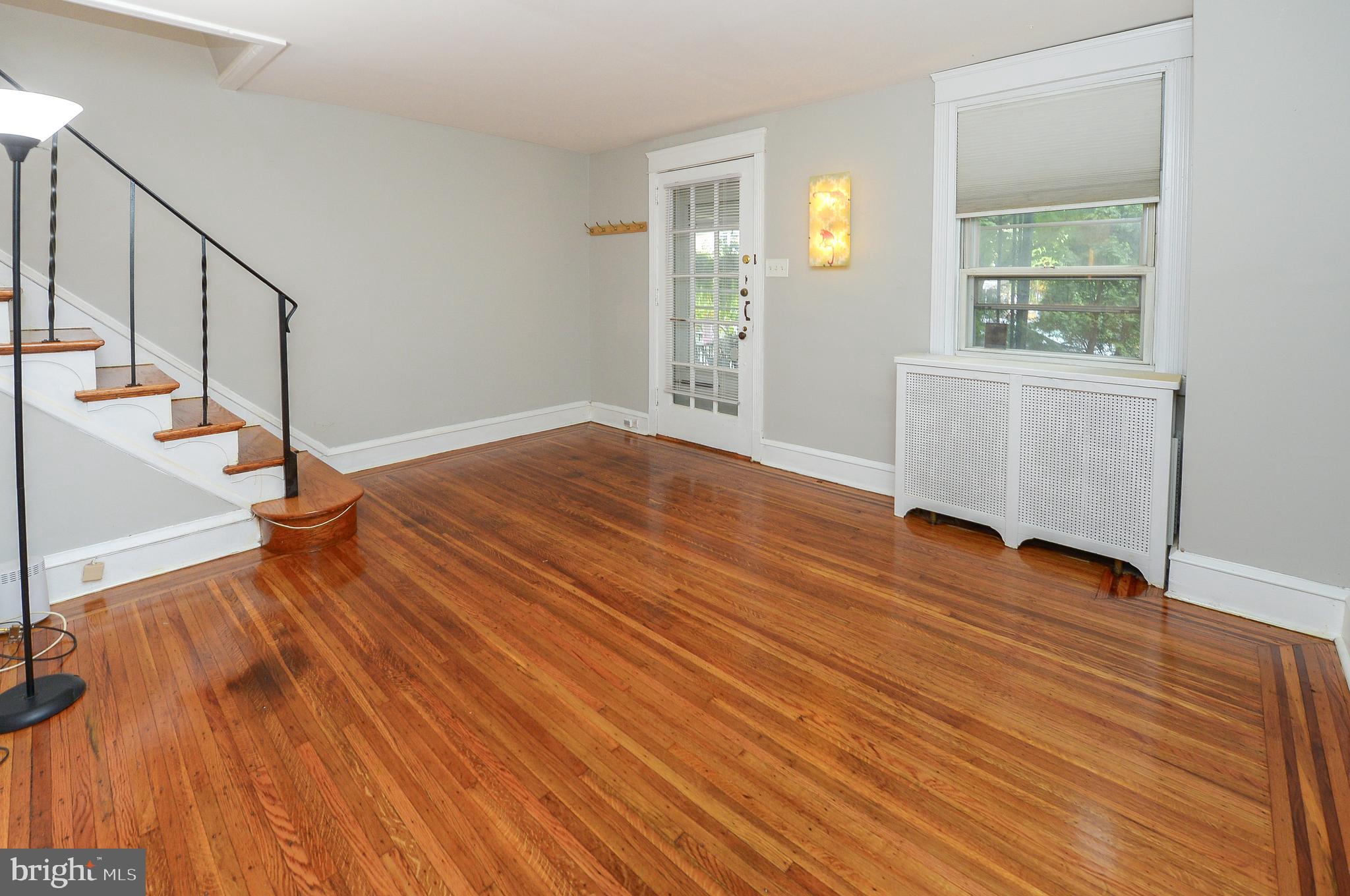 EAST FALLS - Residential