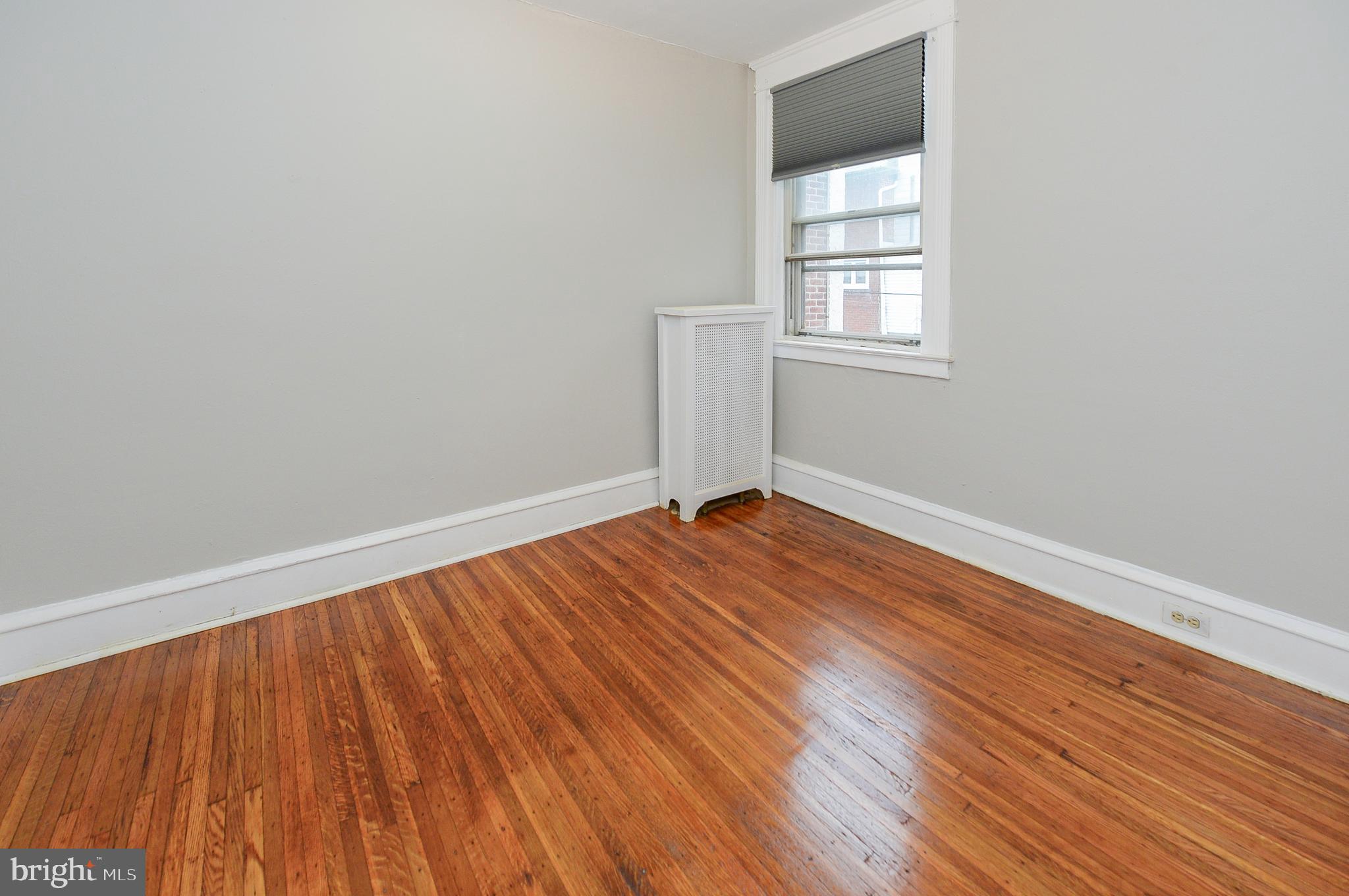 EAST FALLS - Residential