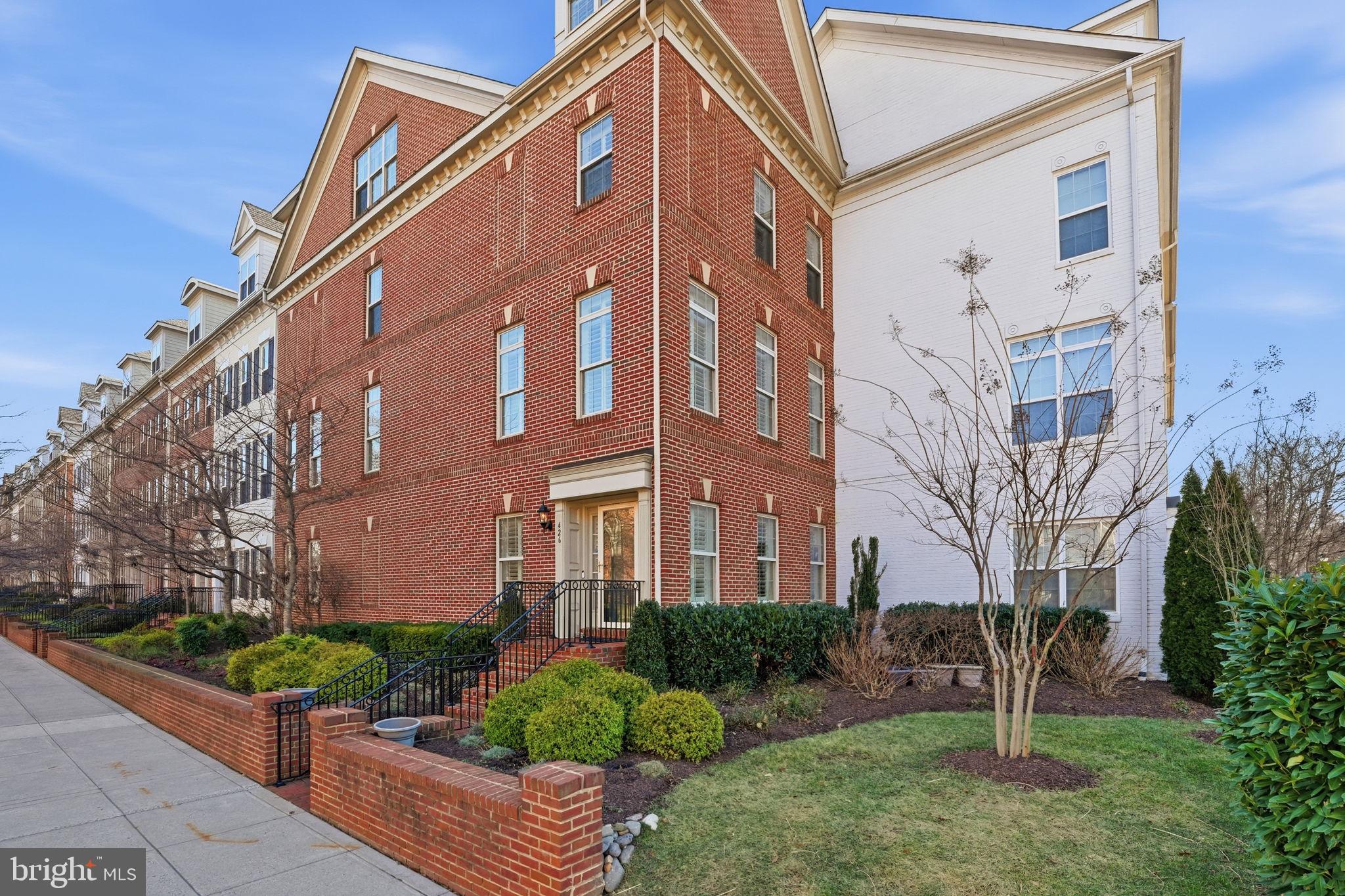 BUCKINGHAM COMMONS - Residential