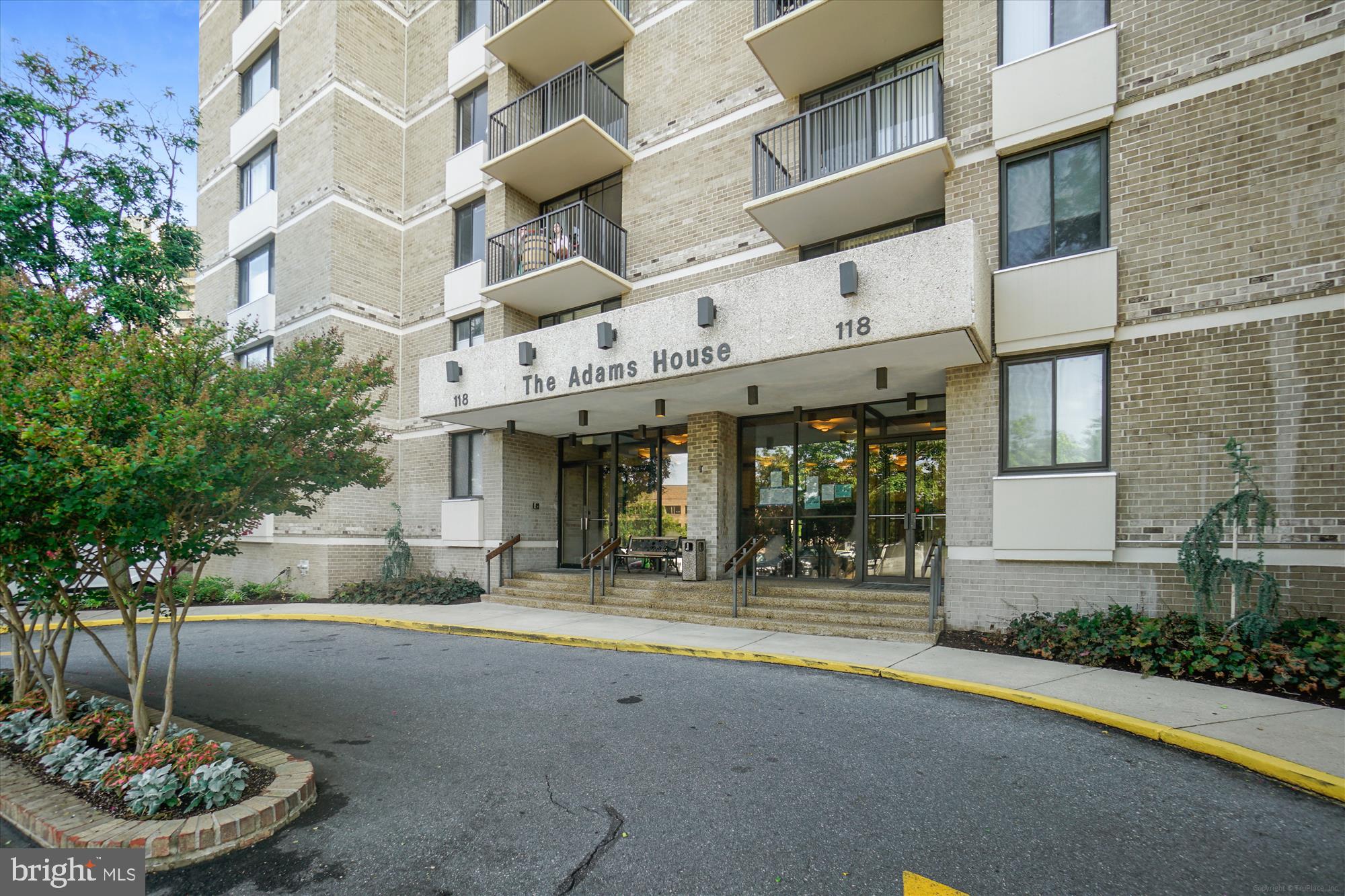 AMERICANA CENTRE - Residential