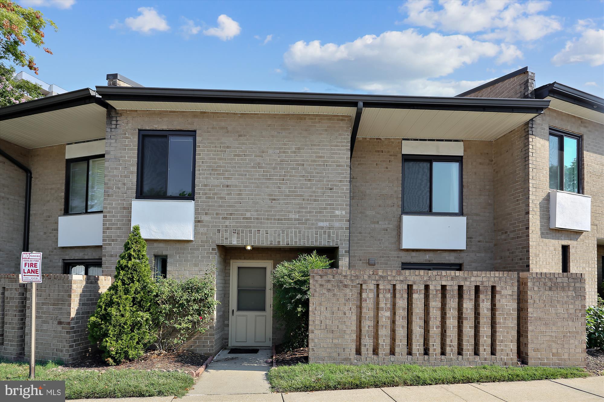 AMERICANA CENTRE - Residential