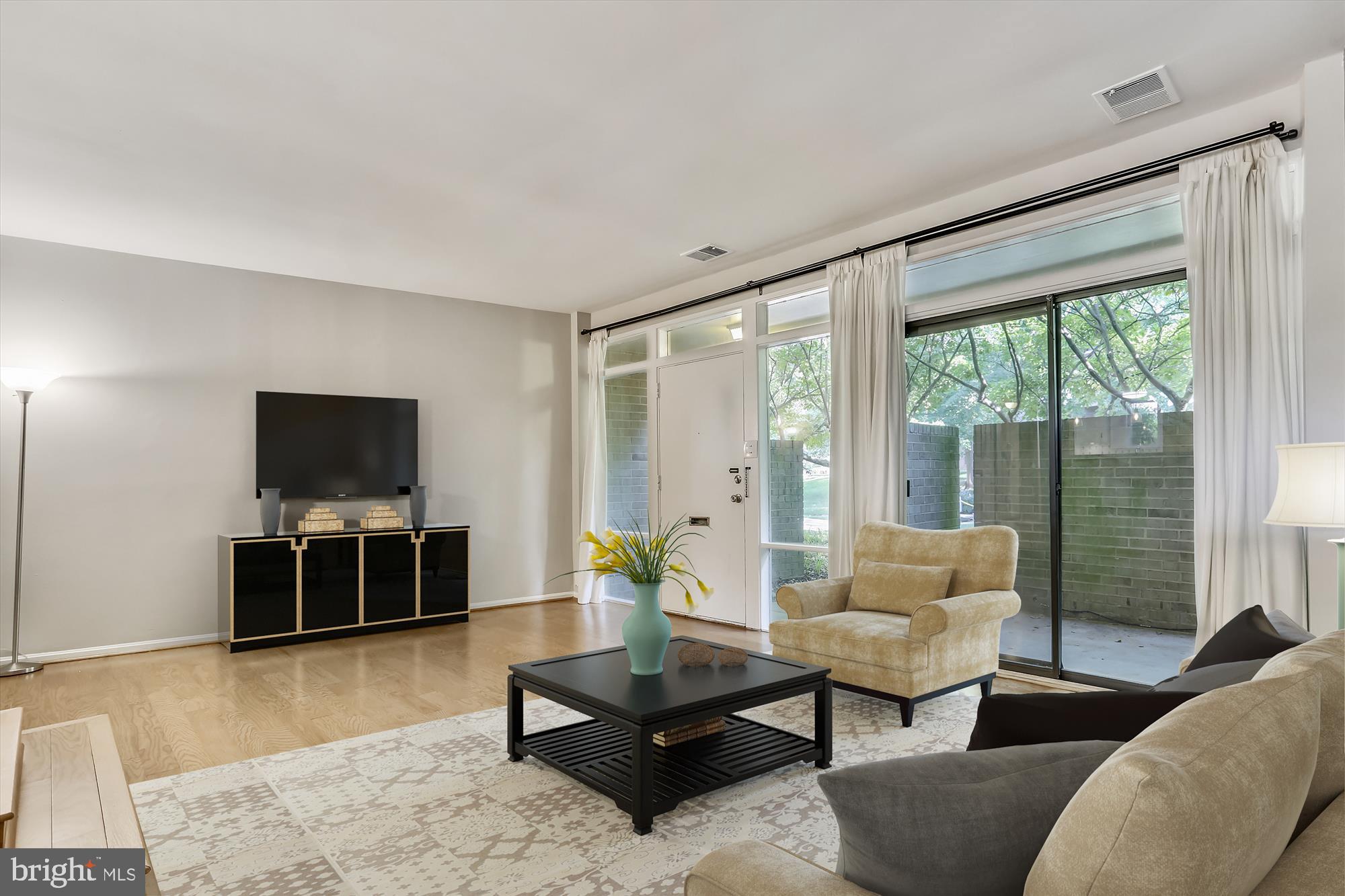 AMERICANA CENTRE - Residential