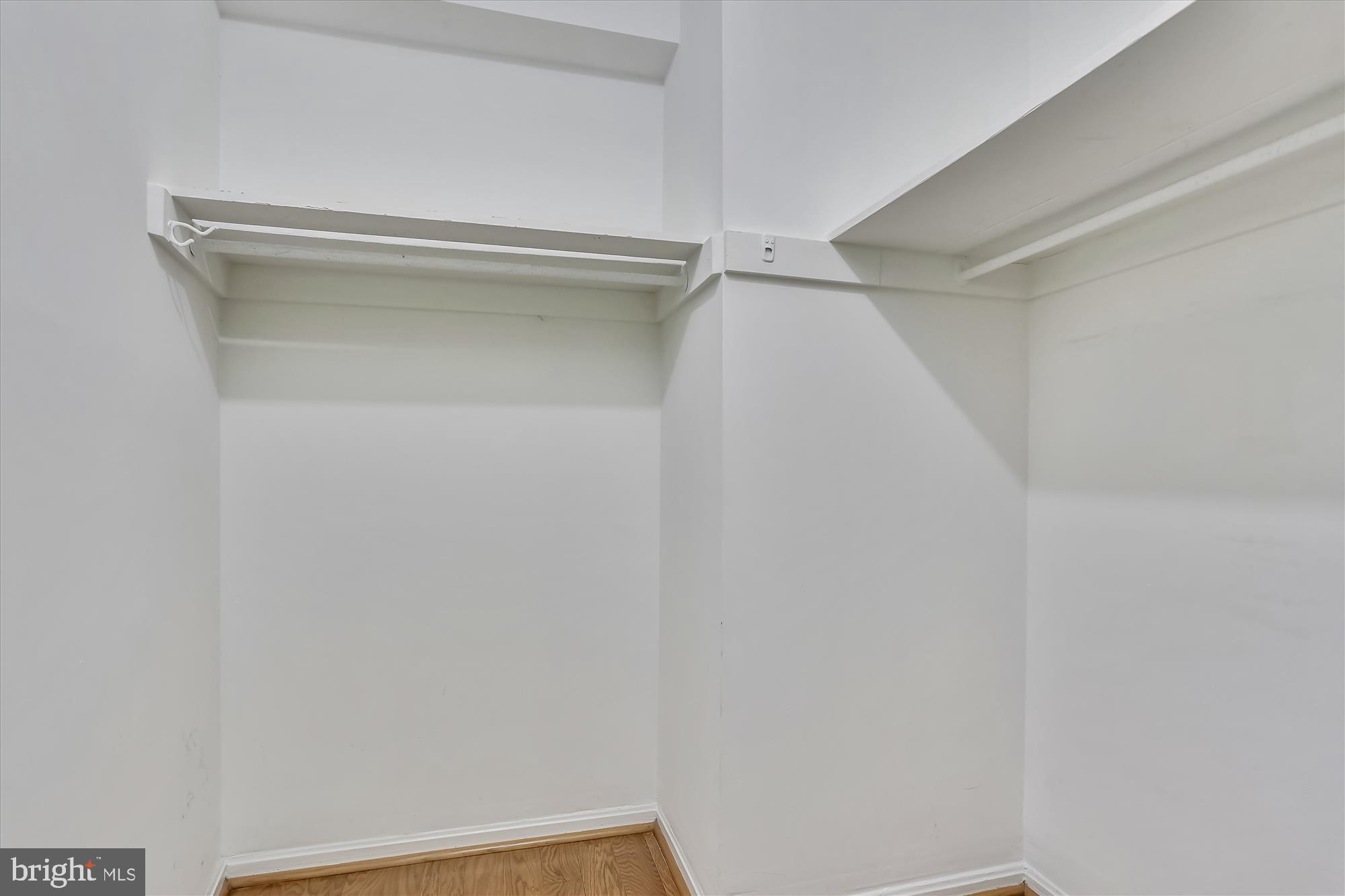 AMERICANA CENTRE - Residential