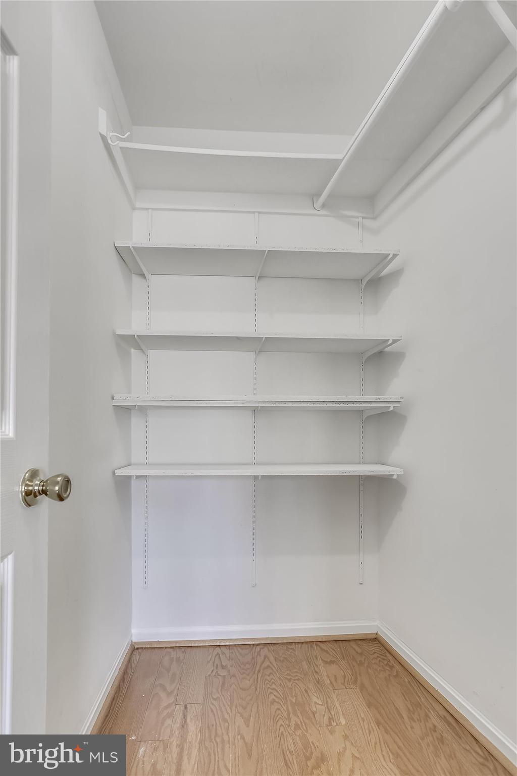 AMERICANA CENTRE - Residential