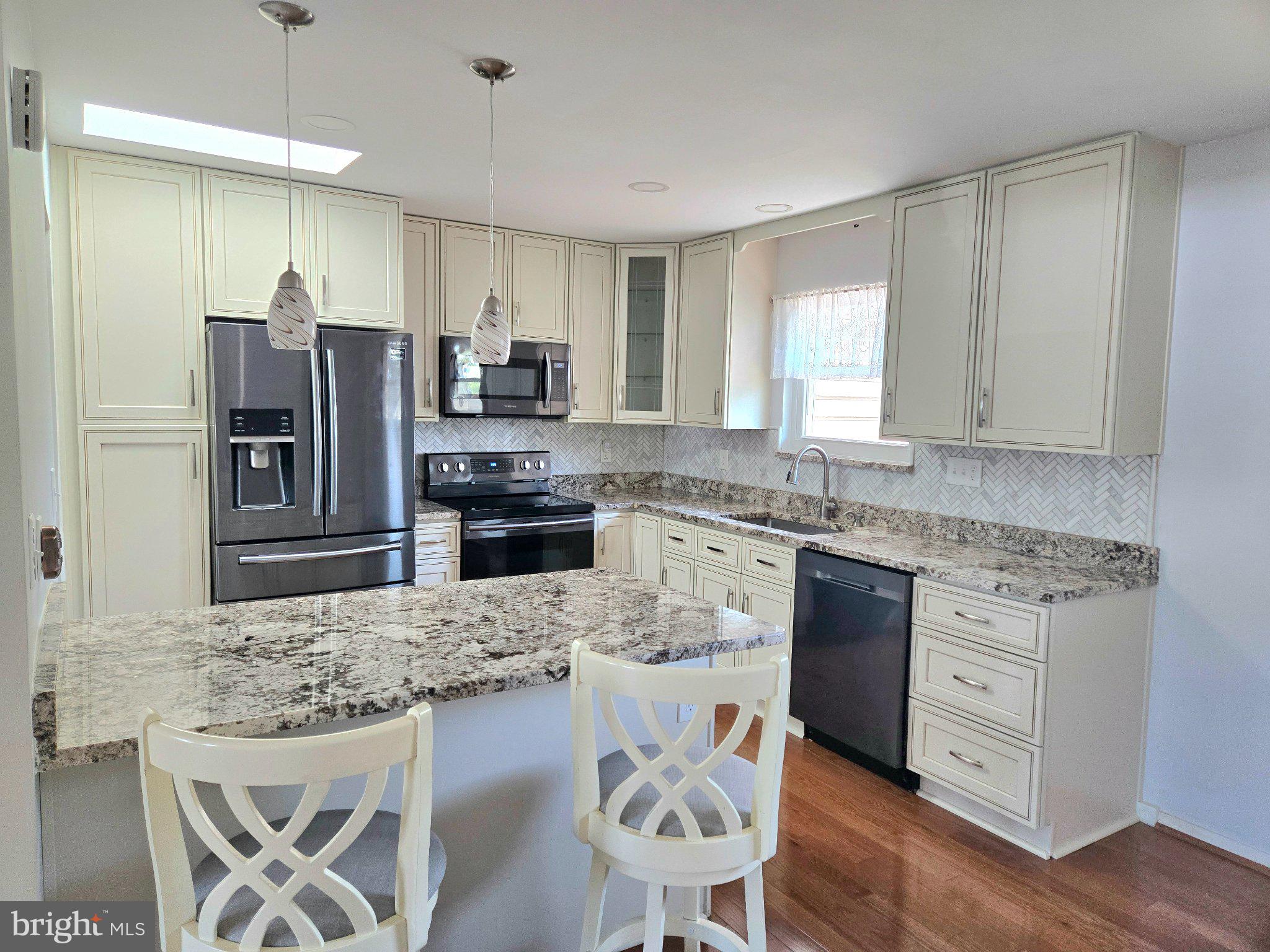 IMPERIAL GARDENS - Residential