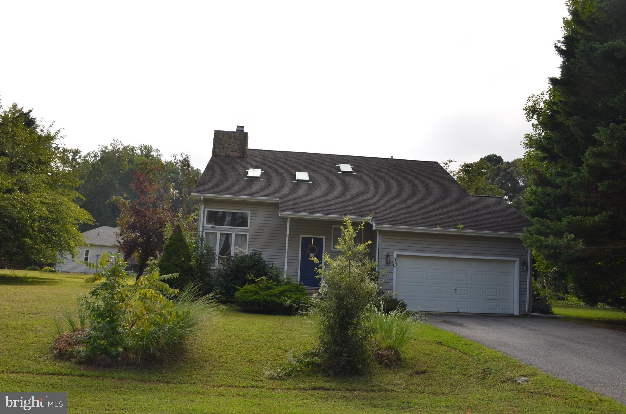 10 DEERFIELD DRIVE