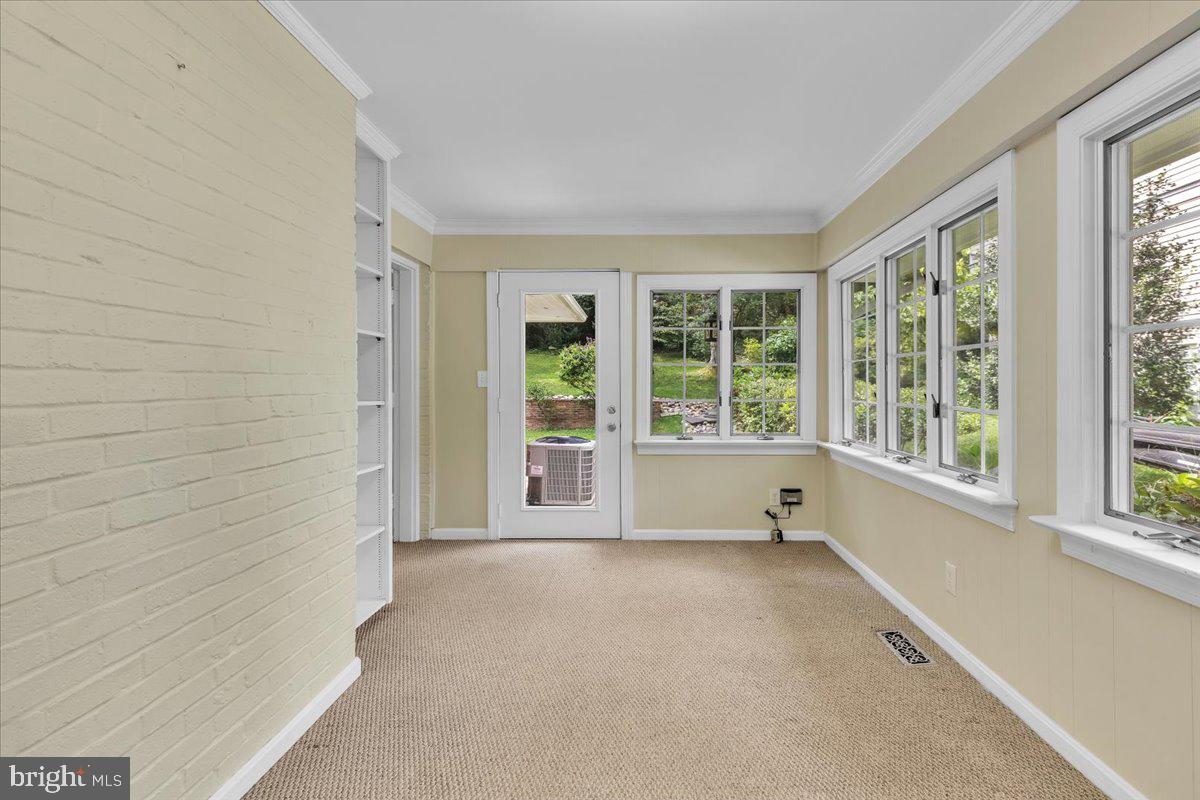 BROYHILL HILLS - Residential Lease