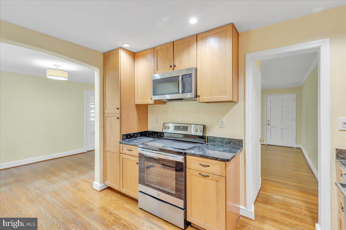 BROYHILL HILLS - Residential Lease